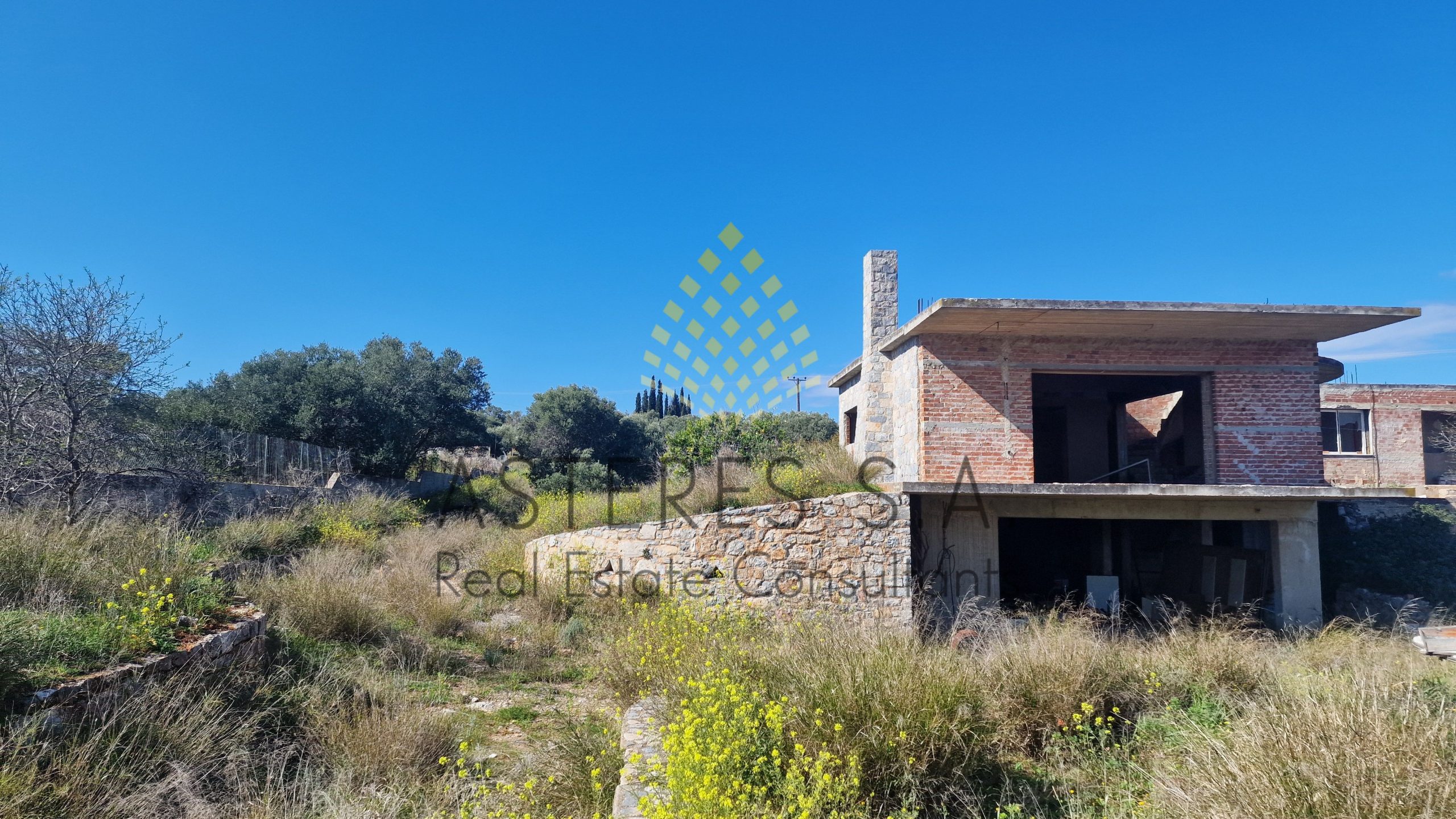 Οικόπεδο 11.720 τ.μ. Κορωπί, με ημιτελή κτίσματα